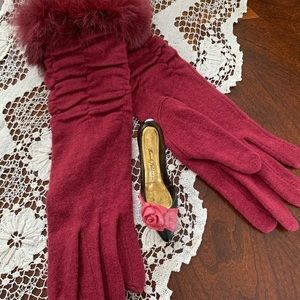 CAROLINA AMATO 70% wool  20% Angora longer length gloves in a deep maroo…